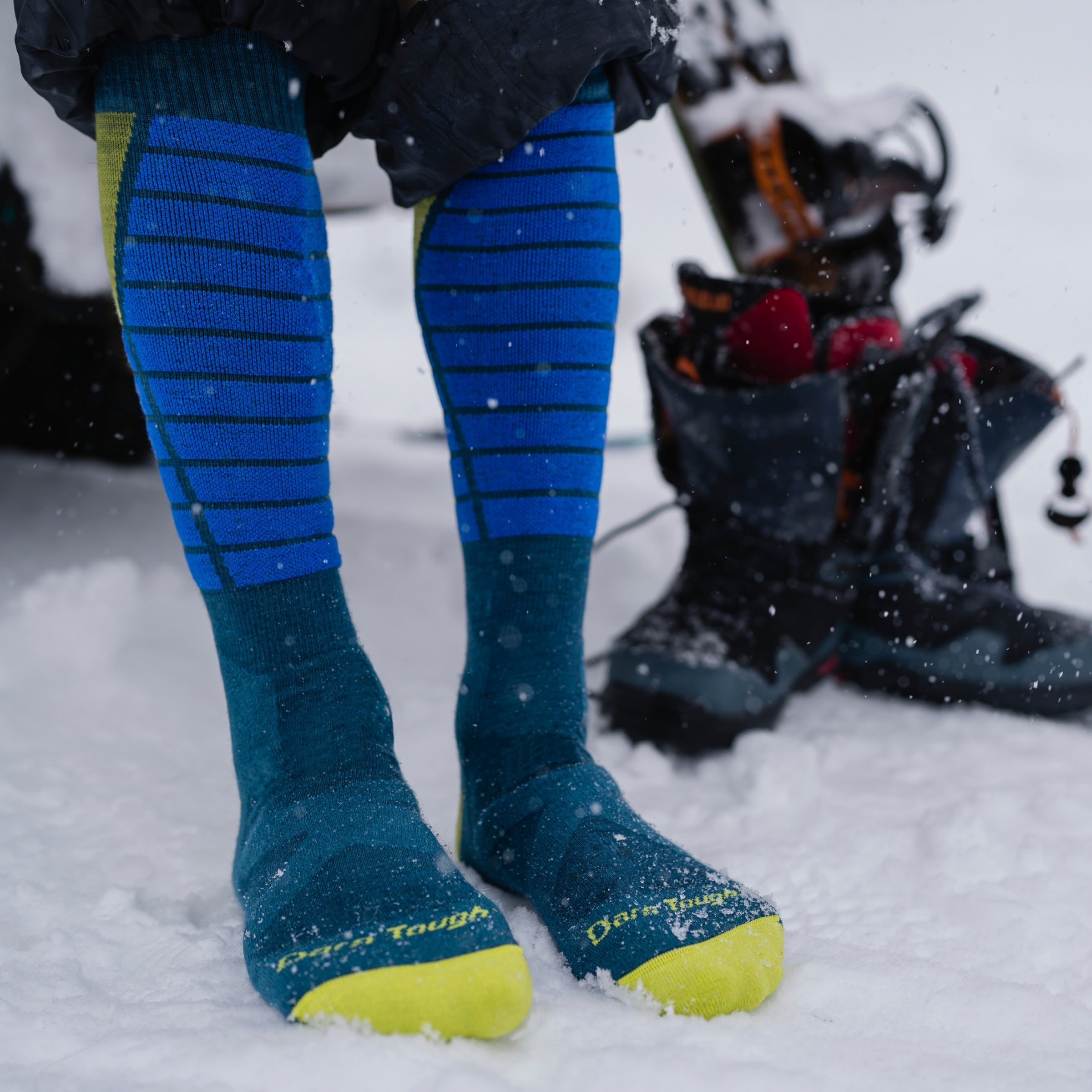 Darn Tough Merino Wool Men's Function X Over-the-Calf Midweight Ski & Snowboard Socks - Image 2