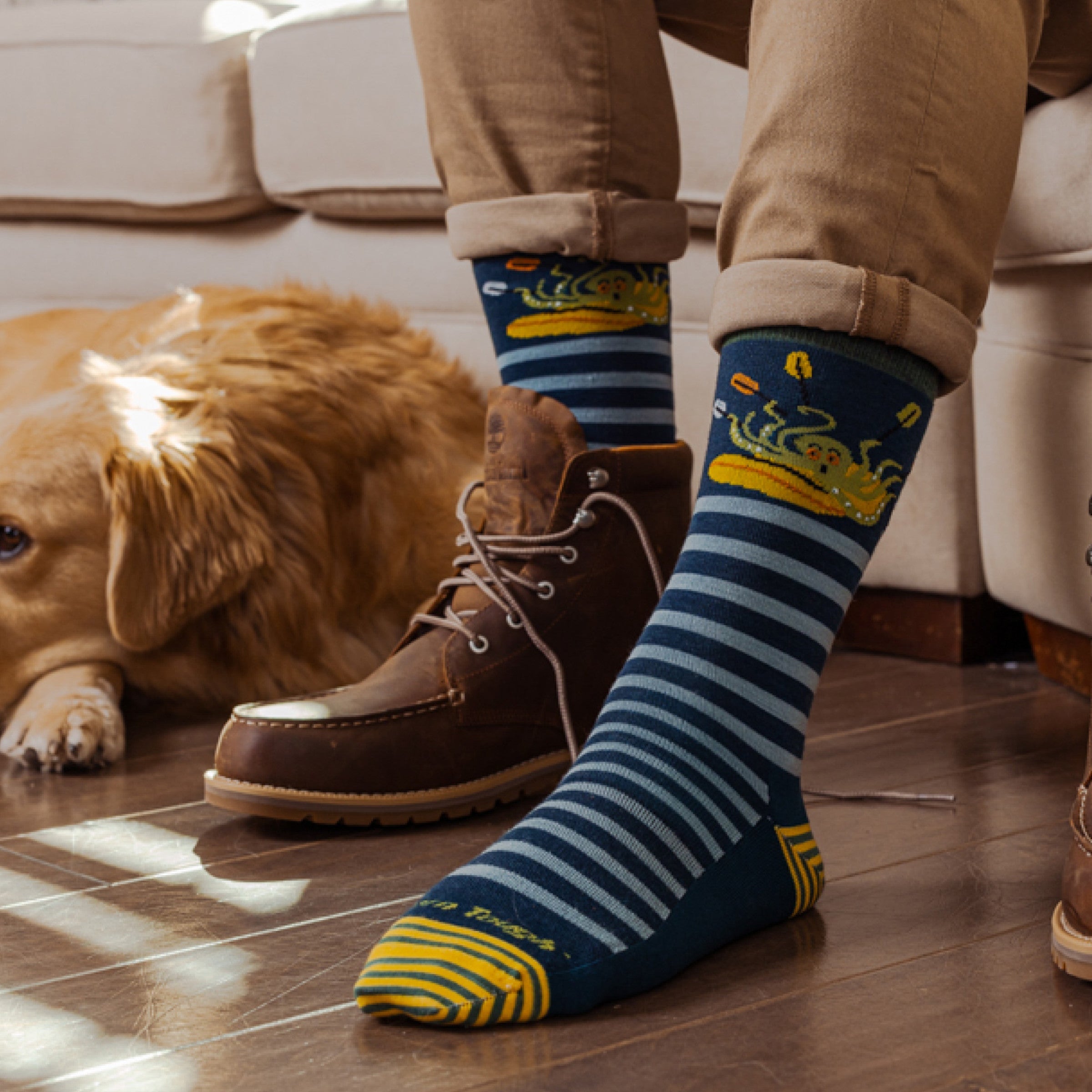 Darn Tough Merino Wool Men's Animal Haus Crew Lightweight Lifestyle Socks - Image 3