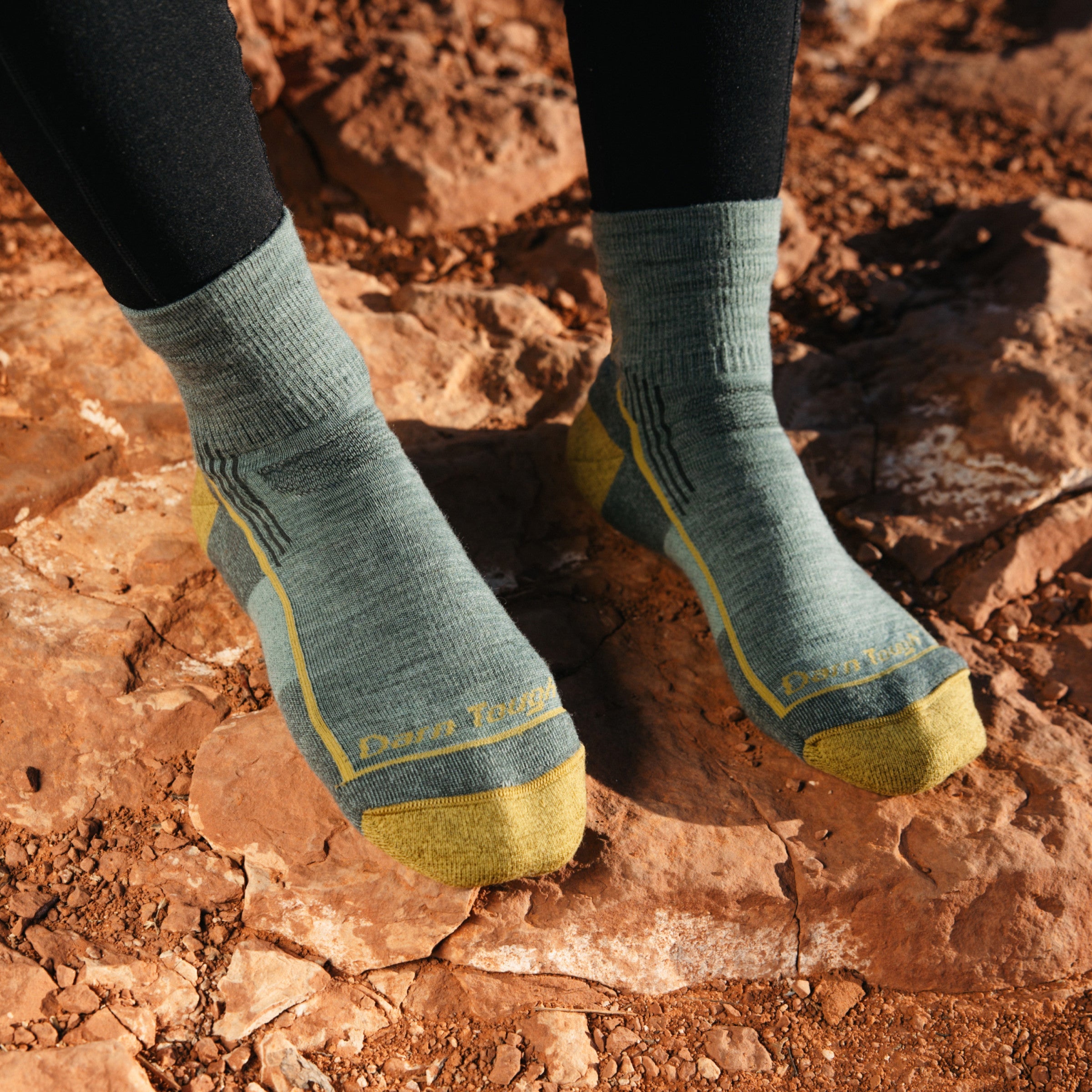 Darn Tough Merino Wool Women's Hiker Quarter Midweight Hiking Socks - Image 4