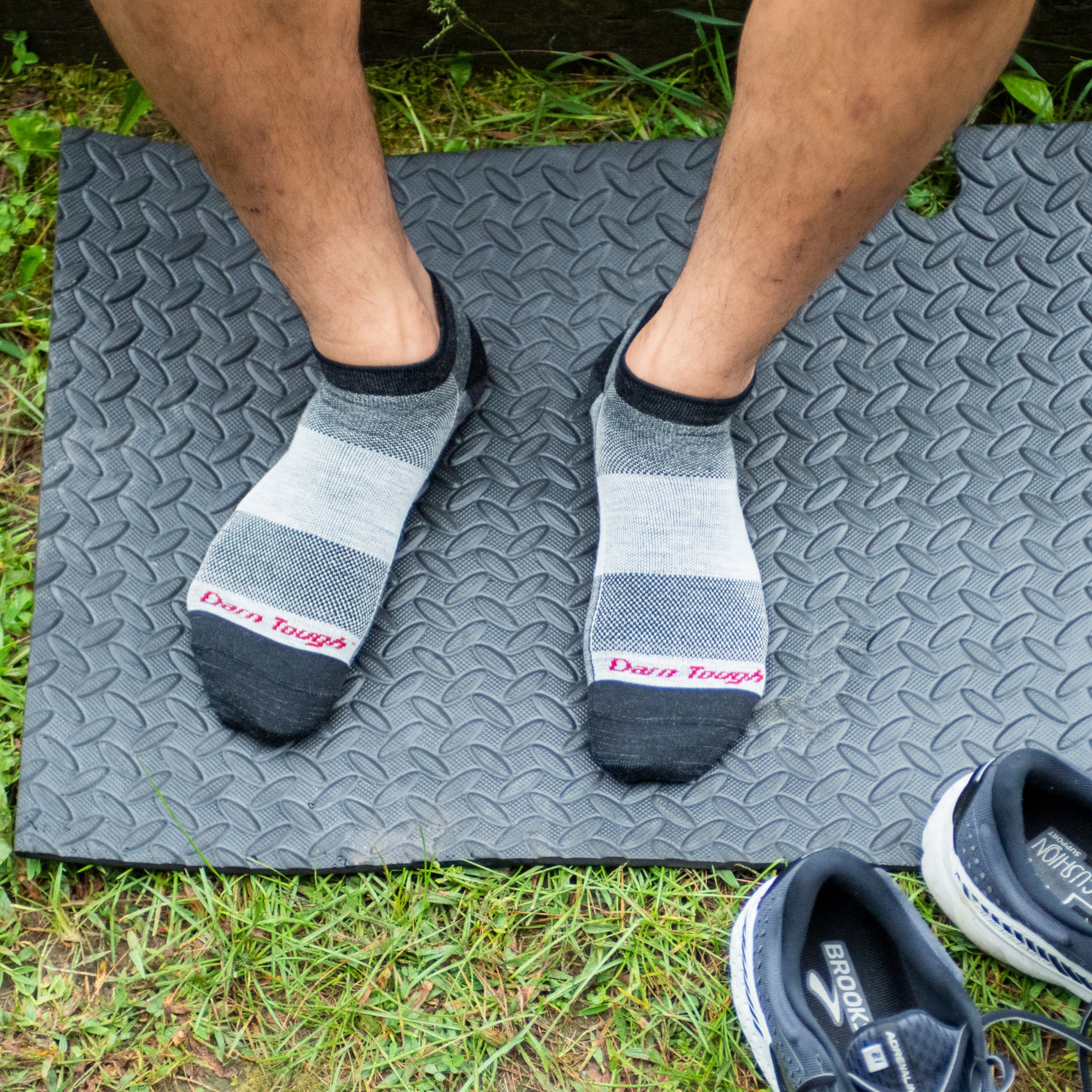 Darn Tough Merino Wool Men's 1437 No Show Lightweight Running Socks - Image 4
