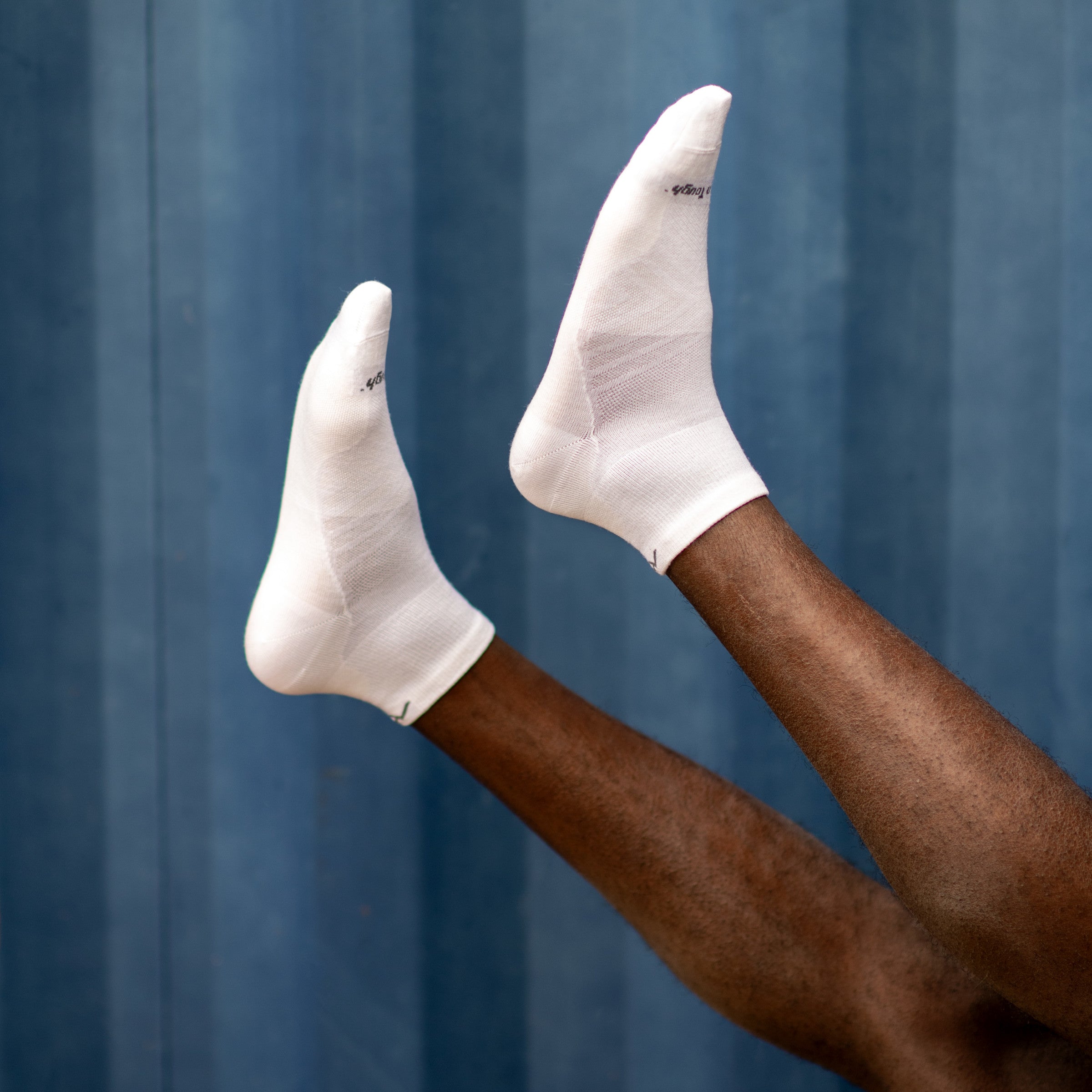 Darn Tough Merino Wool Men's Run Quarter Ultra-Lightweight Running Socks - Image 7