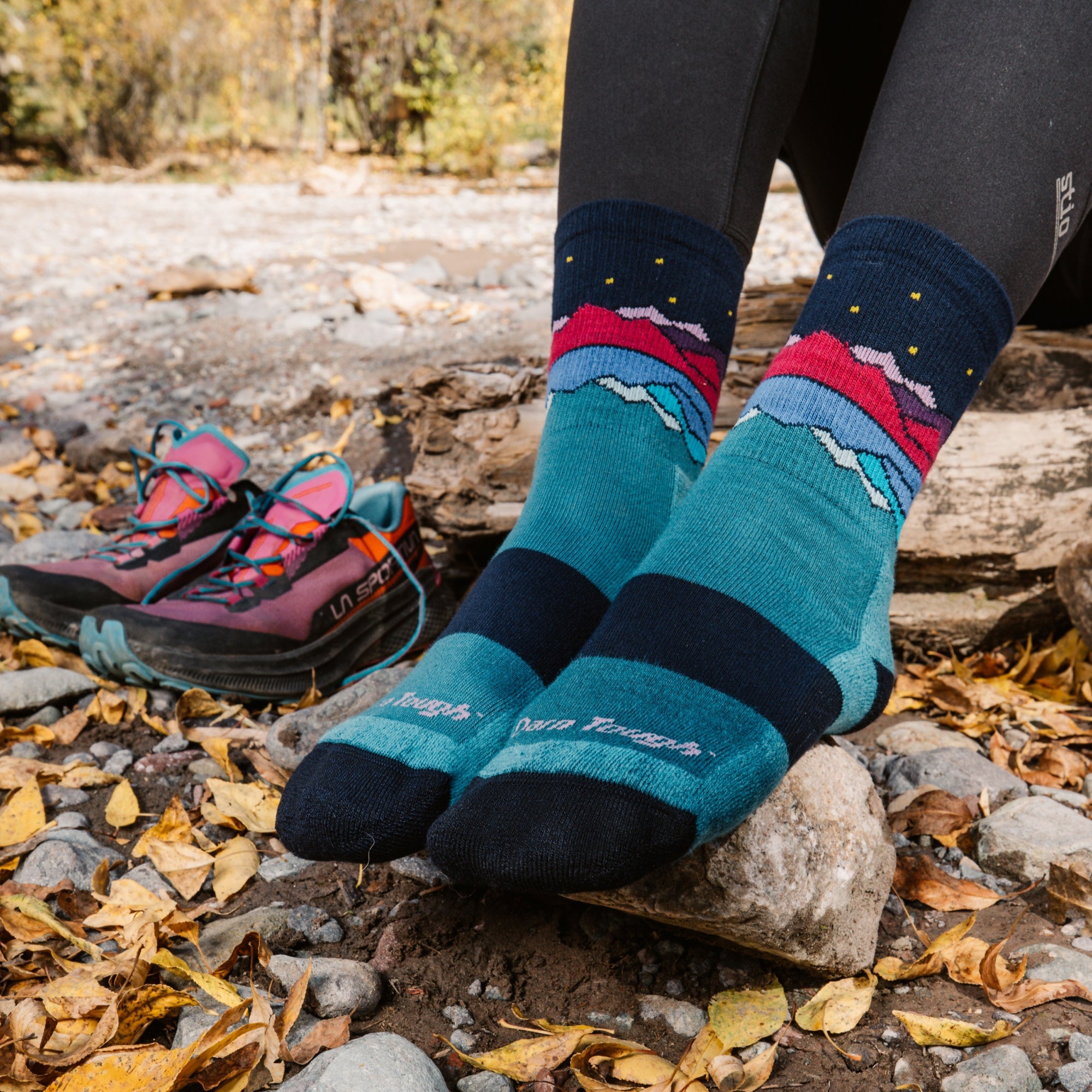 Darn Tough Merino Wool Women's Mirror Lake Micro Crew Midweight Hiking Socks - Image 3