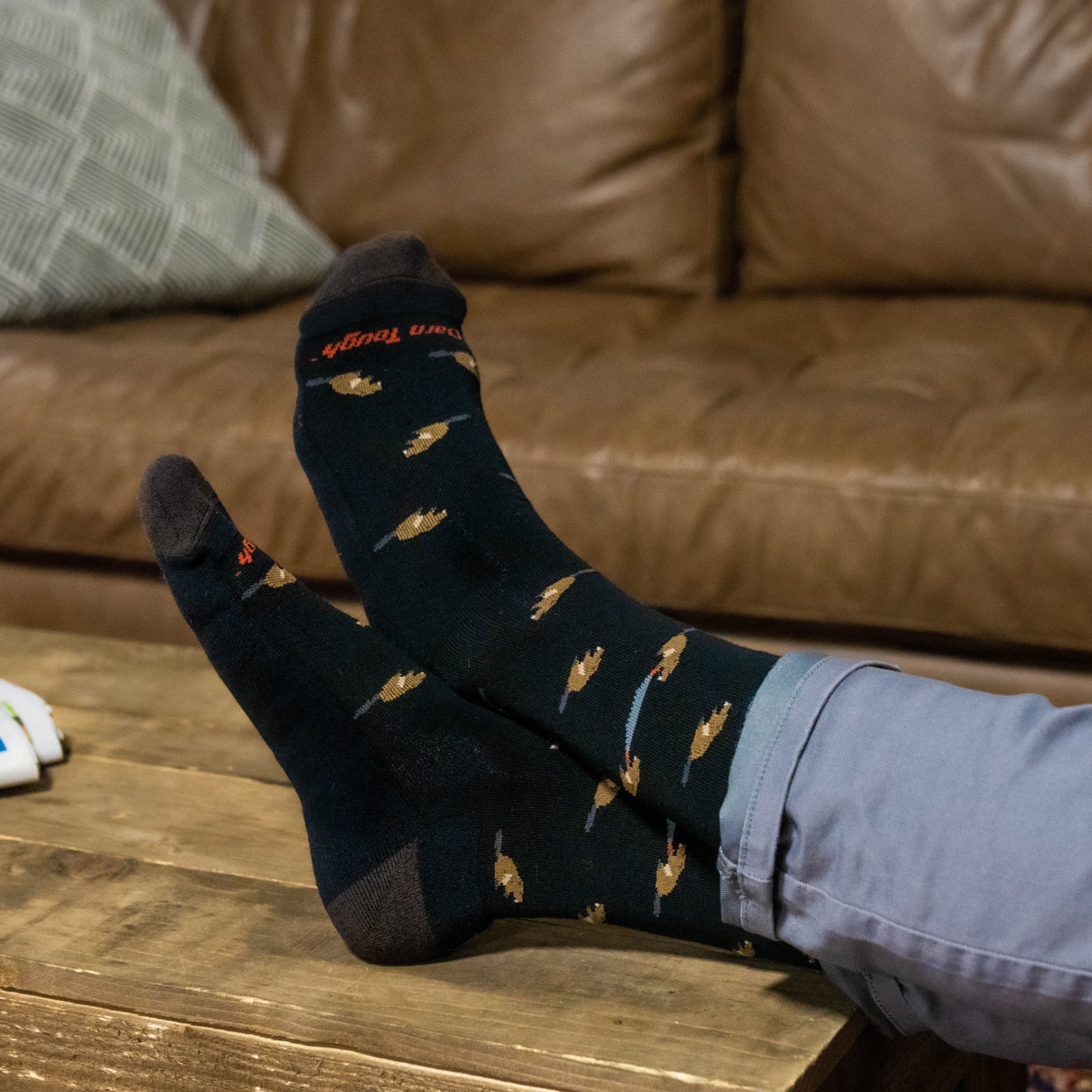 Darn Tough Merino Wool Men's Sawtooth Crew Lightweight Lifestyle Socks - Image 2