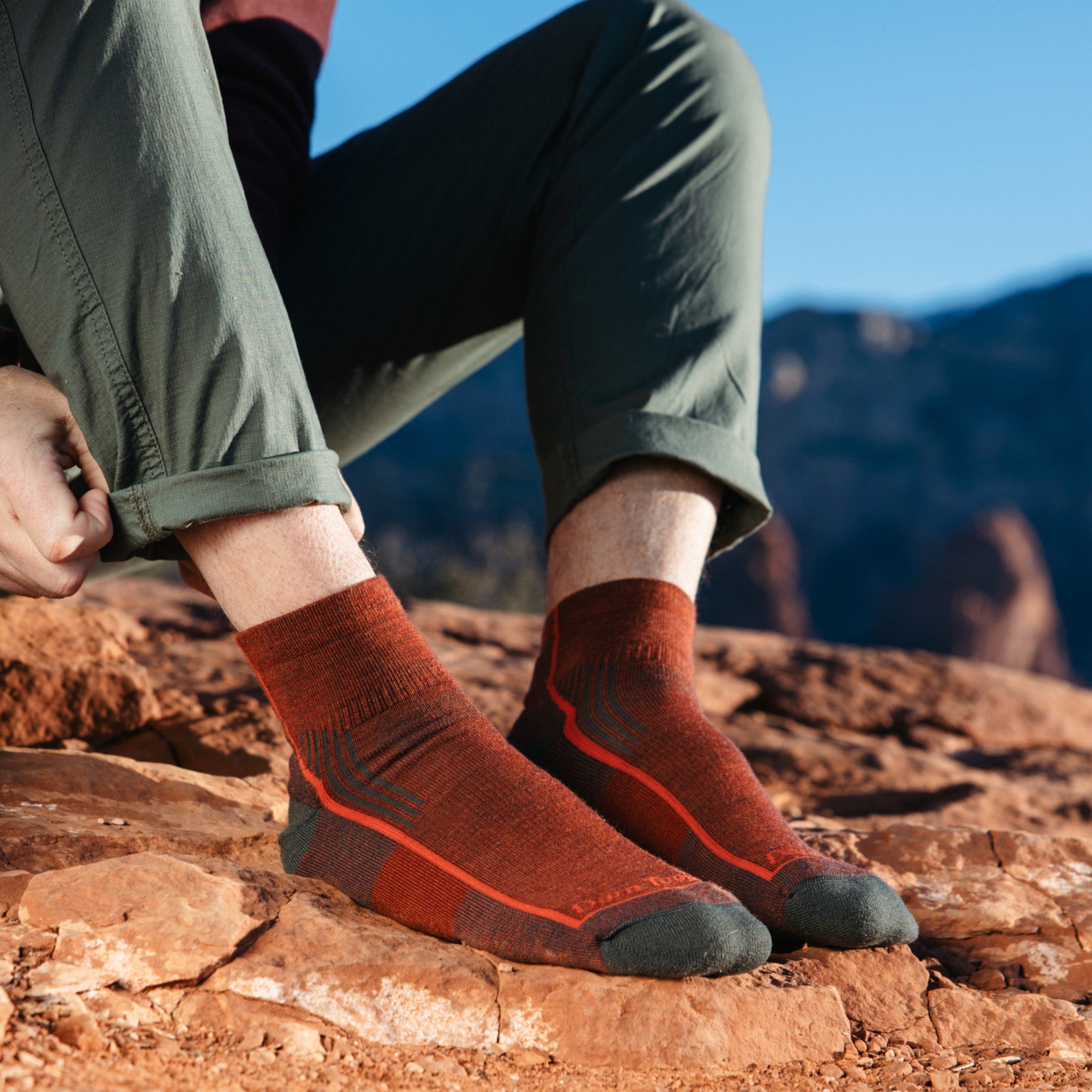 Darn Tough Merino Wool Men's Hiker Quarter Midweight Hiking Socks - Image 5
