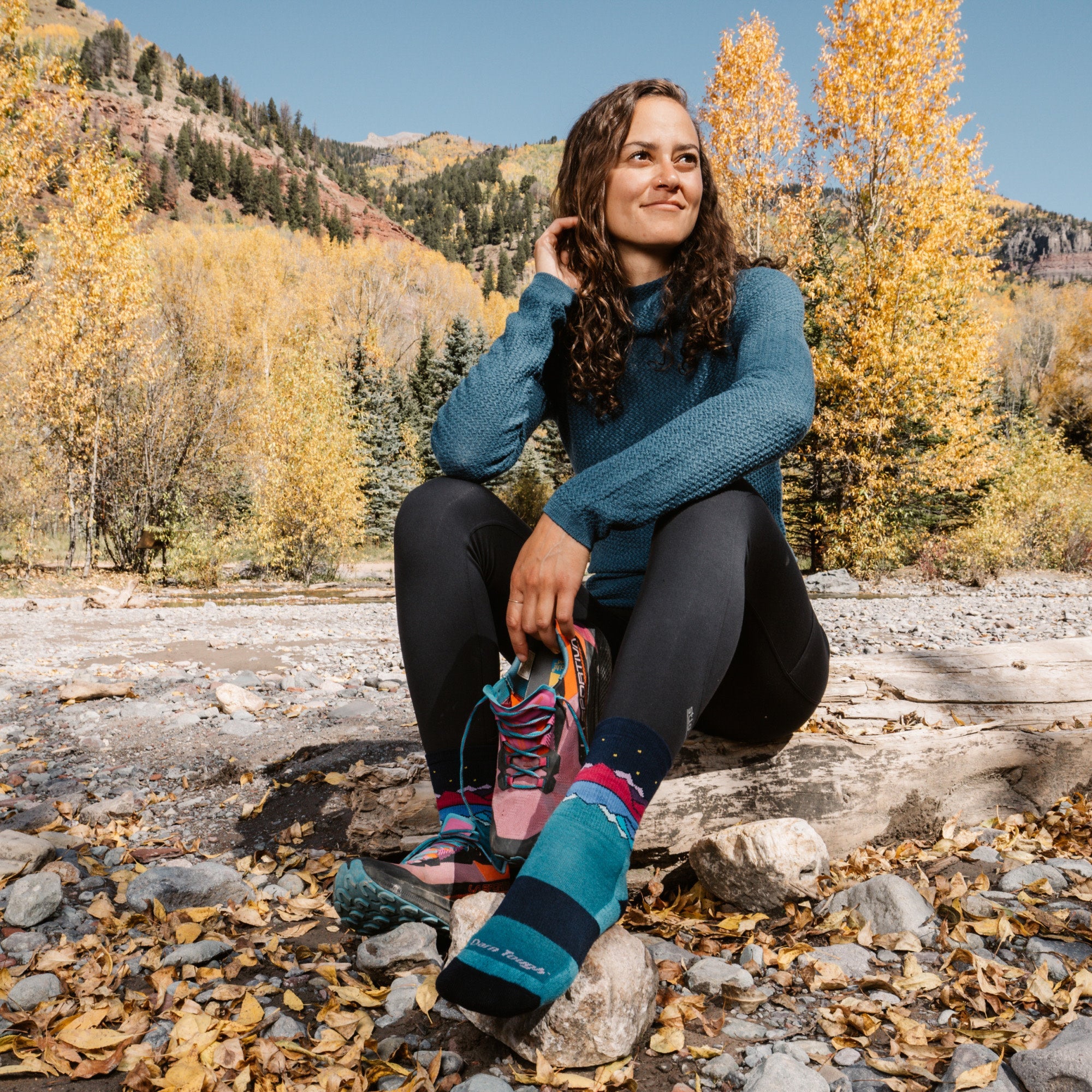 Darn Tough Merino Wool Women's Mirror Lake Micro Crew Midweight Hiking Socks - Image 4