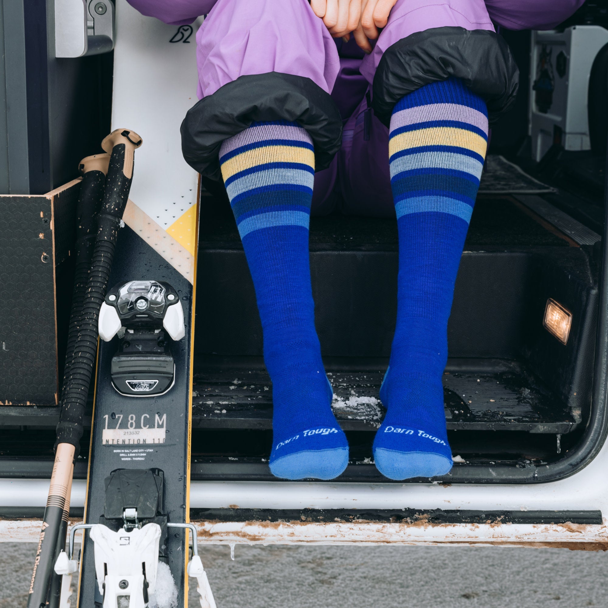 Darn Tough Merino Wool Women's Snowburst Over-the-Calf Midweight Ski & Snowboard Socks - Image 7
