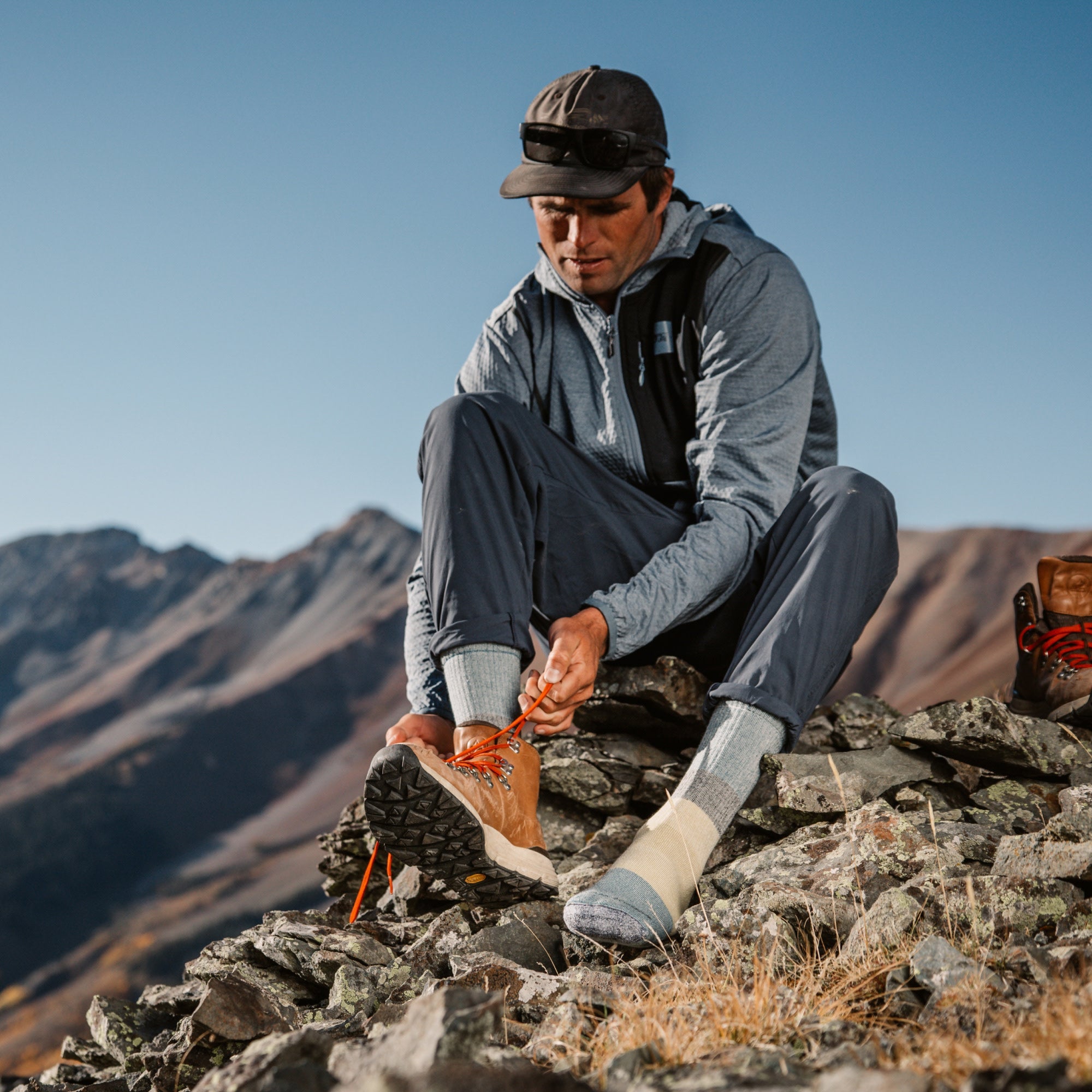 Darn Tough Merino Wool Men's Mountaineering Micro Crew Heavyweight Hiking Socks - Image 3