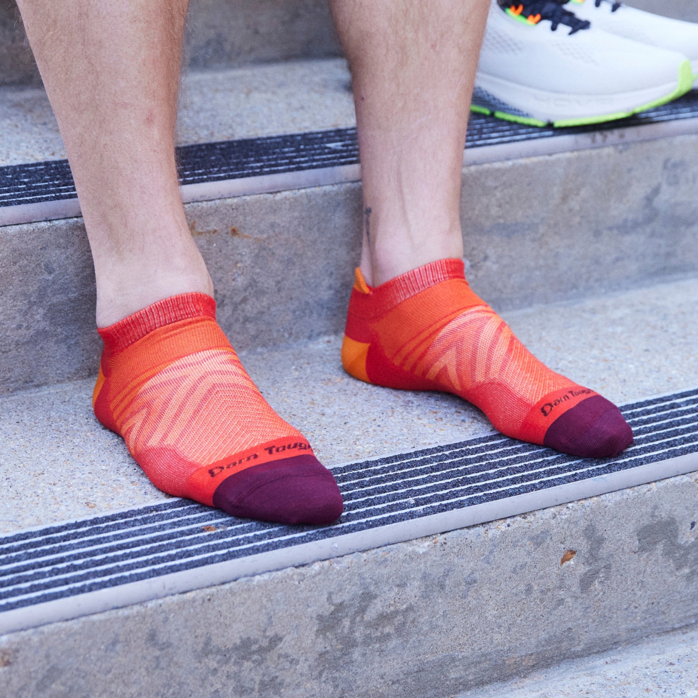 Darn Tough Merino Wool Men's Run No Show Tab Ultra-Lightweight Running Socks - Image 4