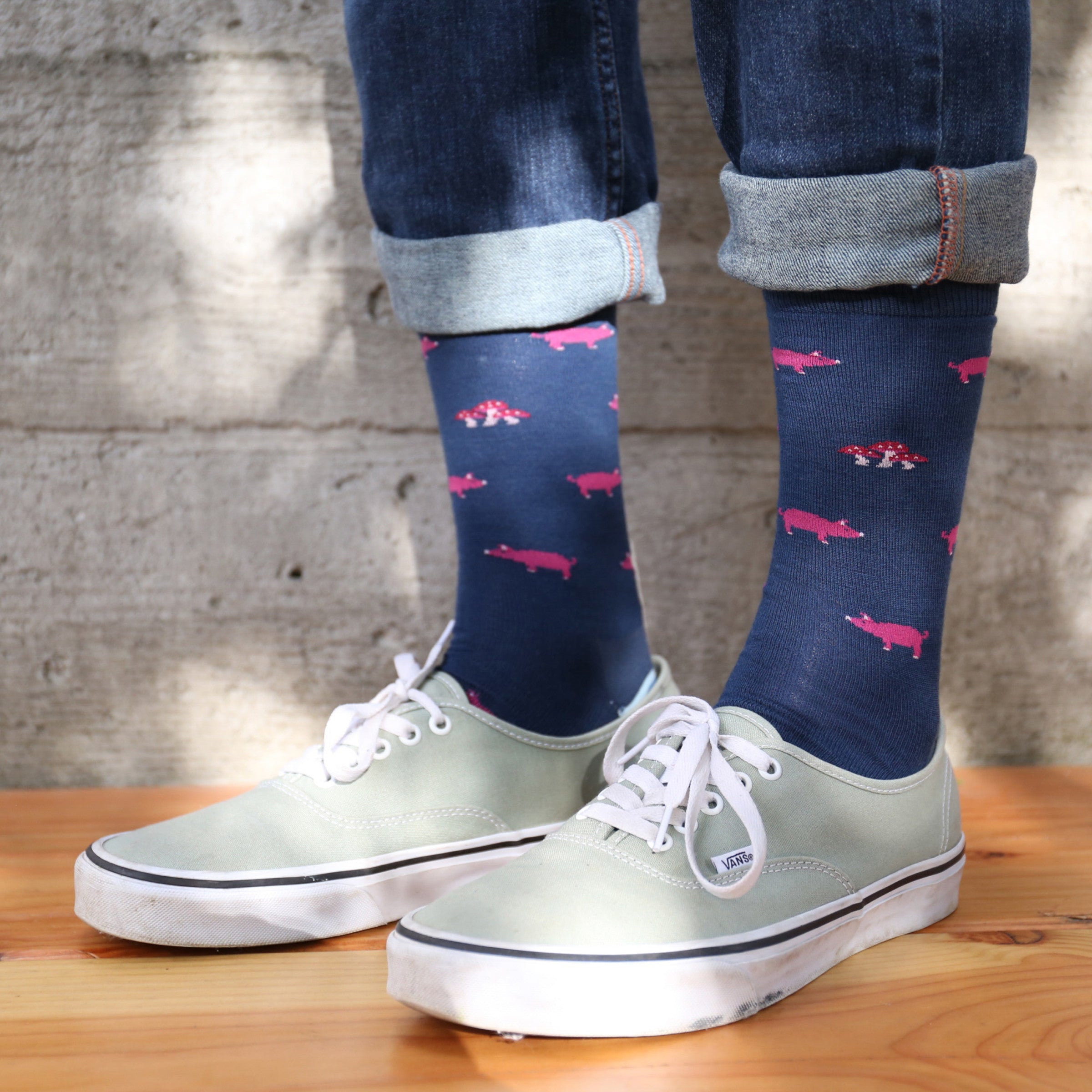Darn Tough Merino Wool Men's Truffle Hog Crew Lightweight Lifestyle Socks - Image 4