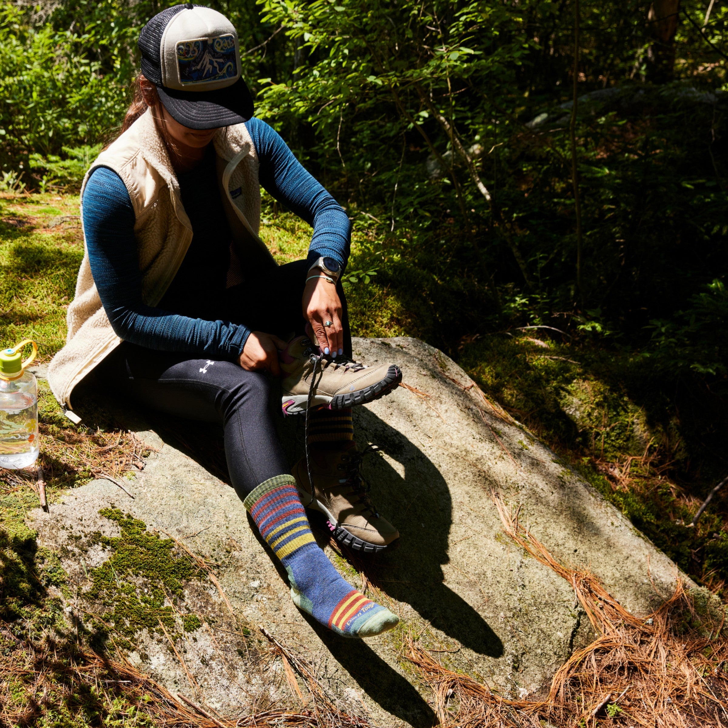 Darn Tough Merino Wool Women's Gatewood Boot Midweight Hiking Socks - Image 8
