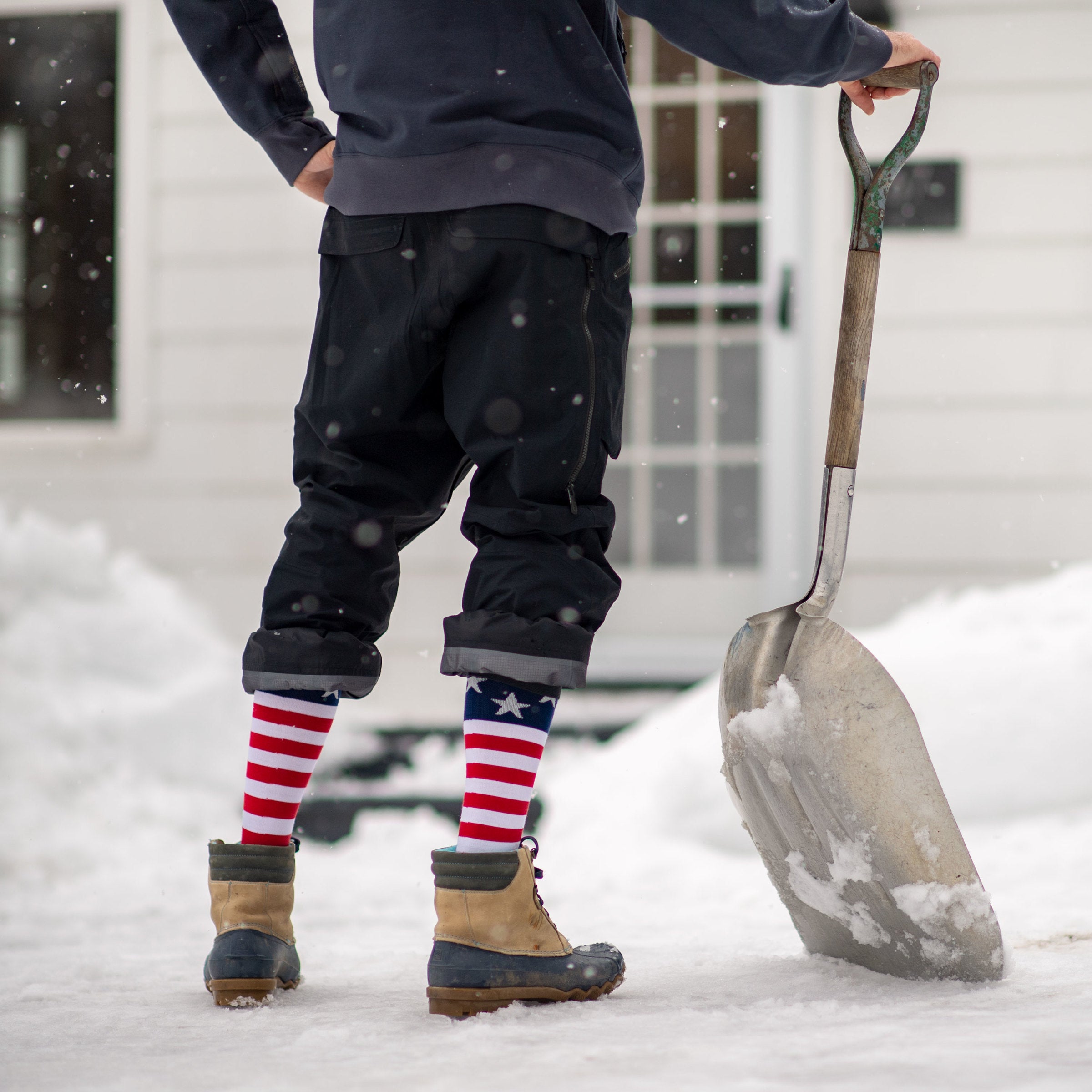 Darn Tough Merino Wool Men's Captain Stripe Over-the-Calf Midweight Ski & Snowboard Socks - Image 4