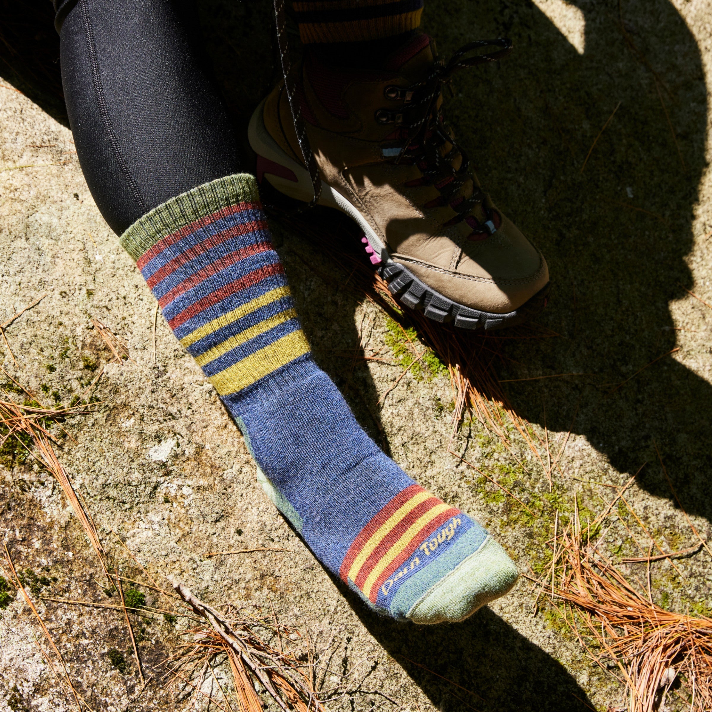 Darn Tough Merino Wool Women's Gatewood Boot Midweight Hiking Socks - Image 7