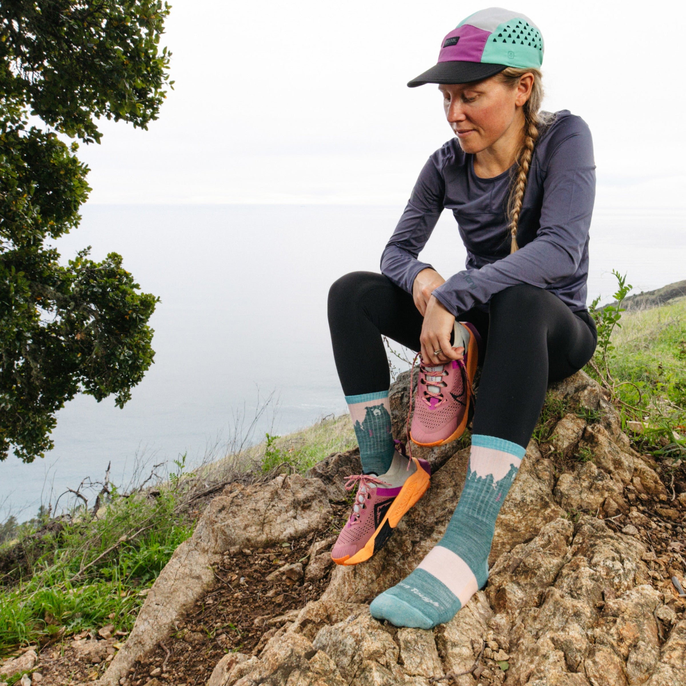 Darn Tough Merino Socks Women's Bear Town Micro Crew Lightweight Hiking Socks - Image 3